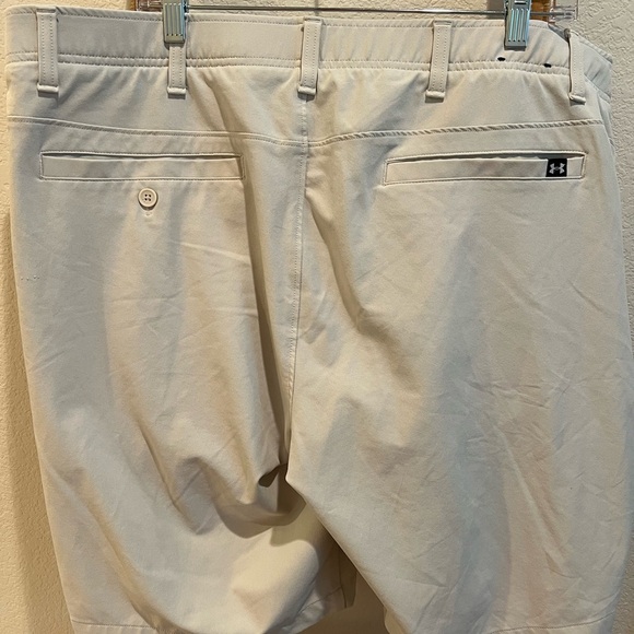 Under Armour Tan Flat Front Shorts Classic Design - Picture 2 of 3